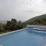 Avec Piscine 