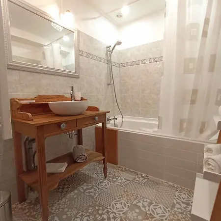 Avec Piscine 