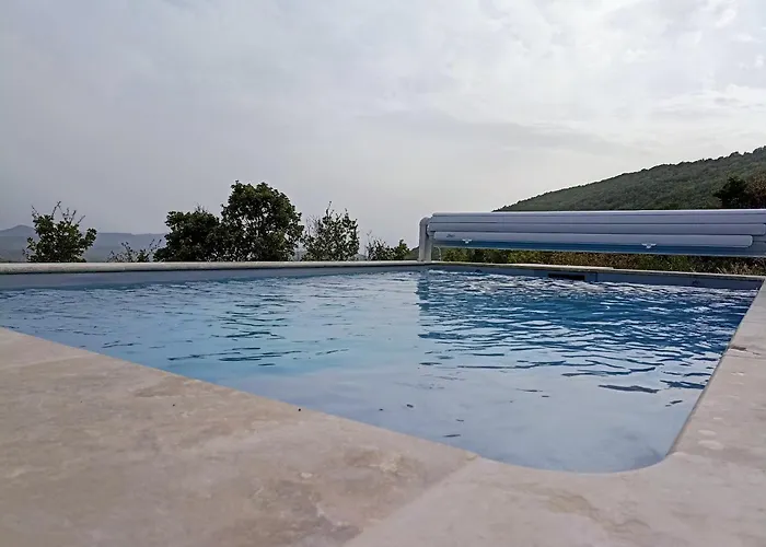 Holiday home Avec Piscine 